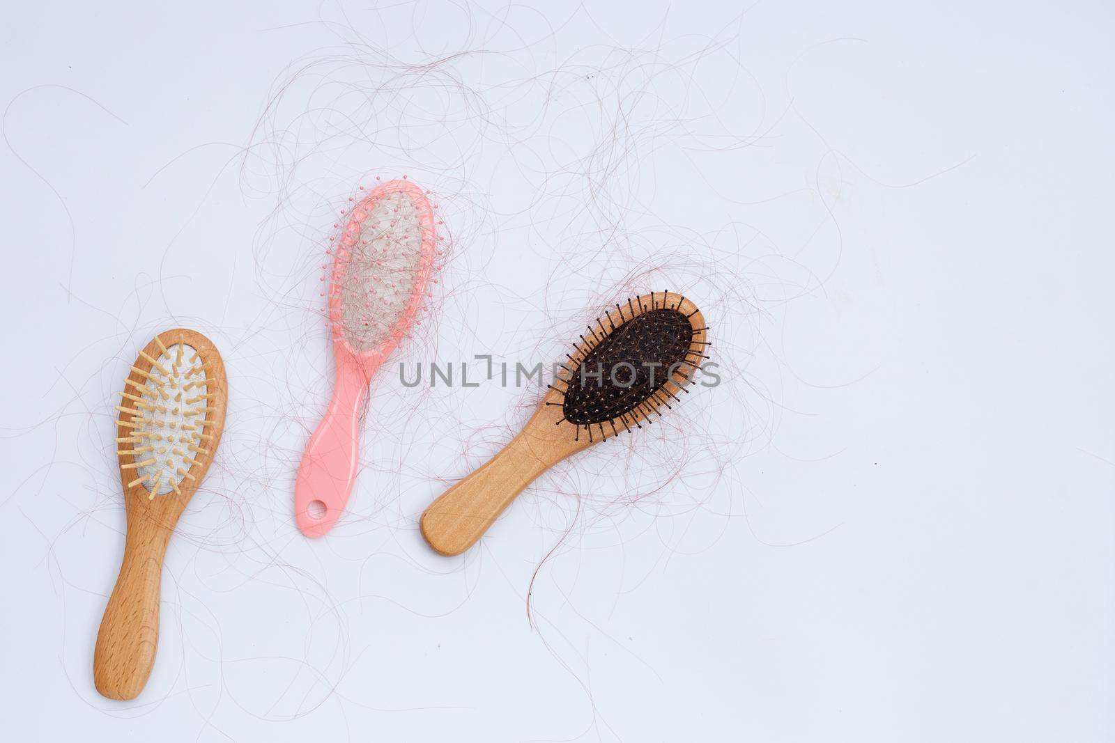 Hairs loss fall in combs