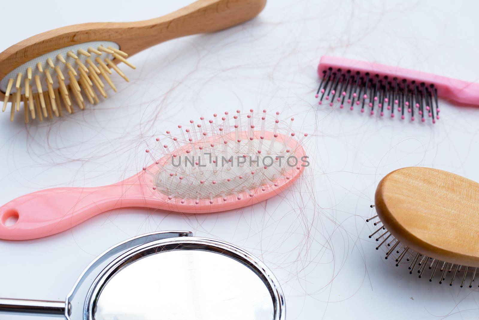 Hairs loss fall in combs