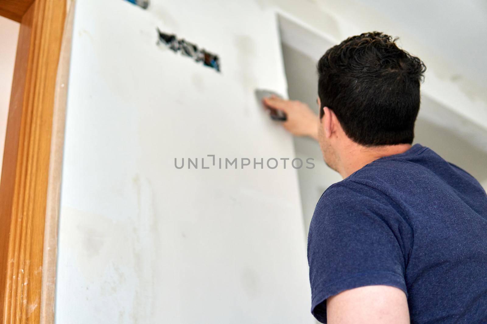 Painter working with spatulas by xavier_photo