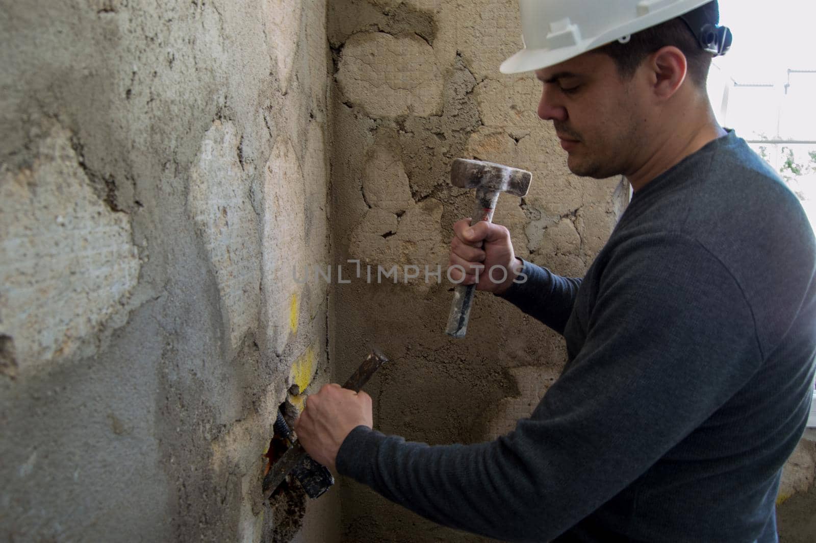 Chopped bricklayer with pot and cutter by xavier_photo