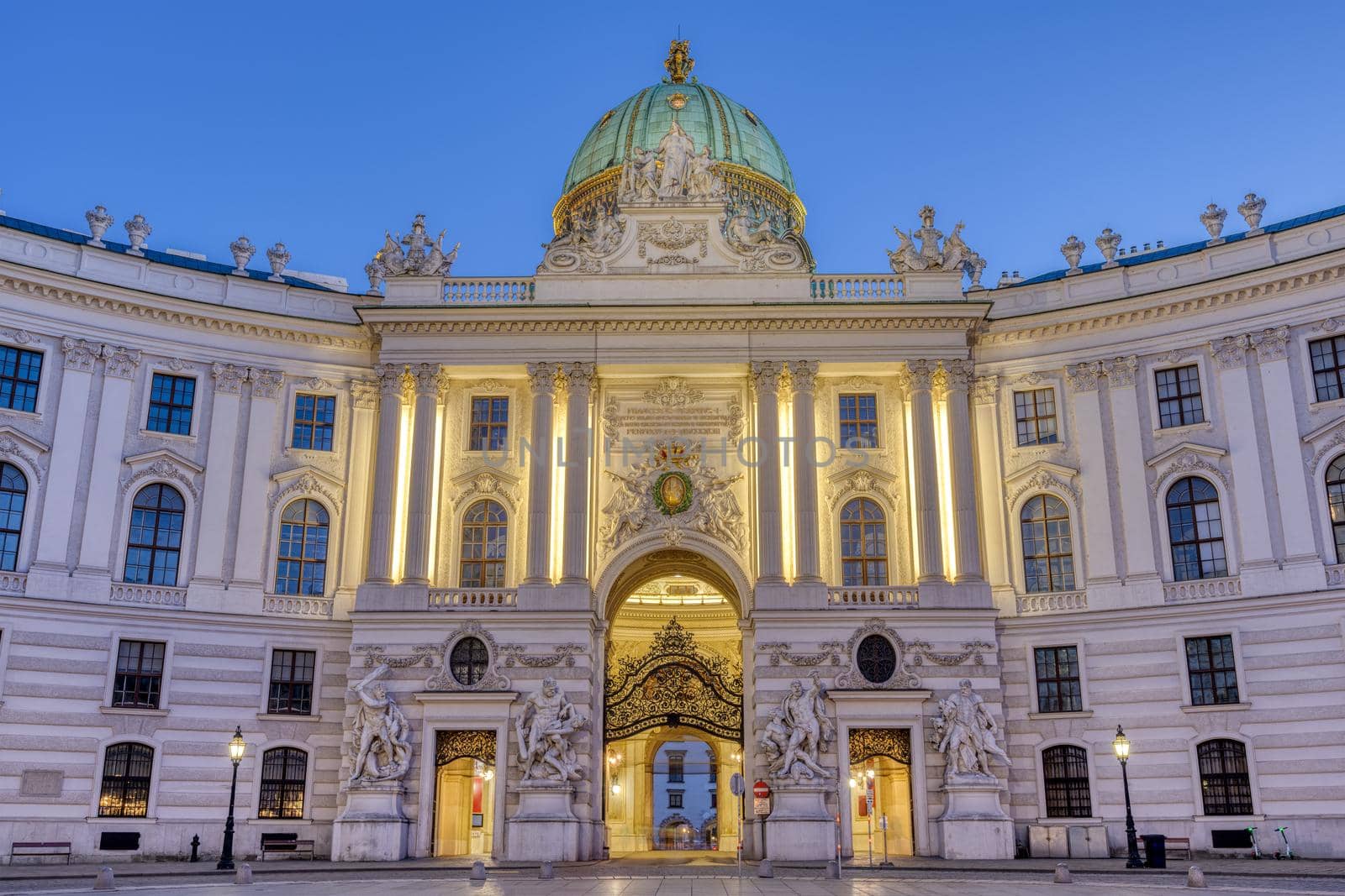 The famous Hofburg in Vienna at night