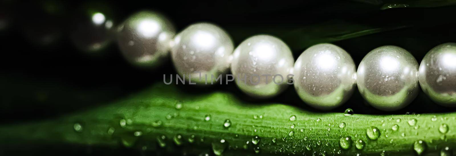 Pearls in exotic green leaves, luxury jewellery by Anneleven