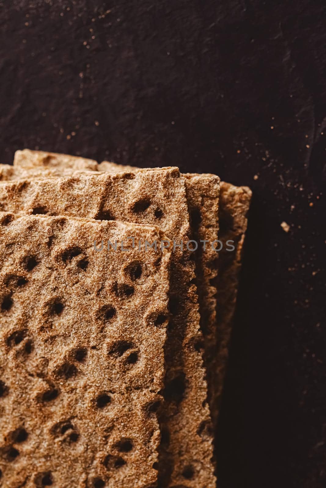 Crispy whole grain crackers, diet food by Anneleven