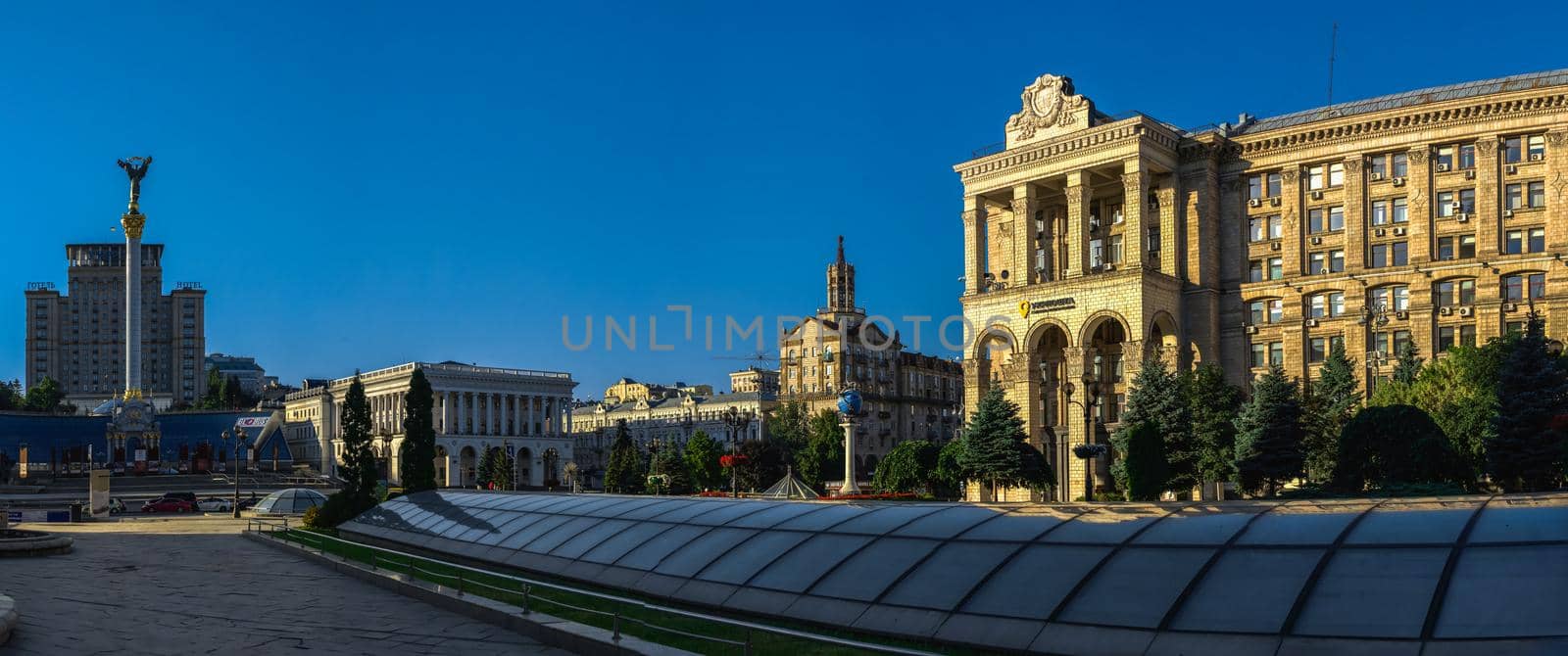 Maidan Nazalezhnosti in Kyiv, Ukraine by Multipedia