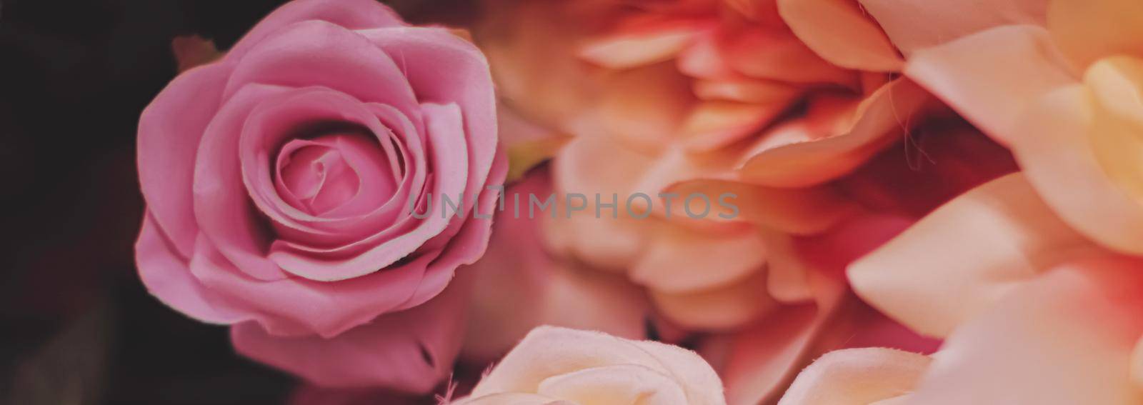 Roses as floral decoration for wedding and flower shop decor by Anneleven