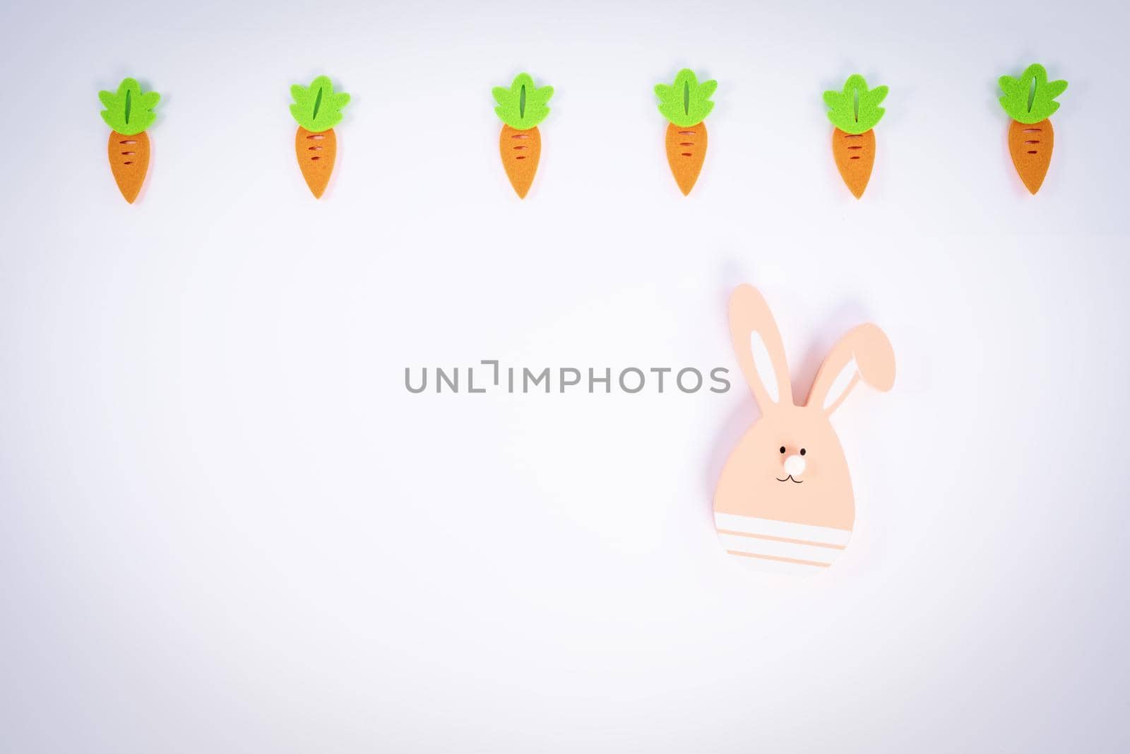 Easter pattern with carrots and a cute Easter bunny by Mendelex