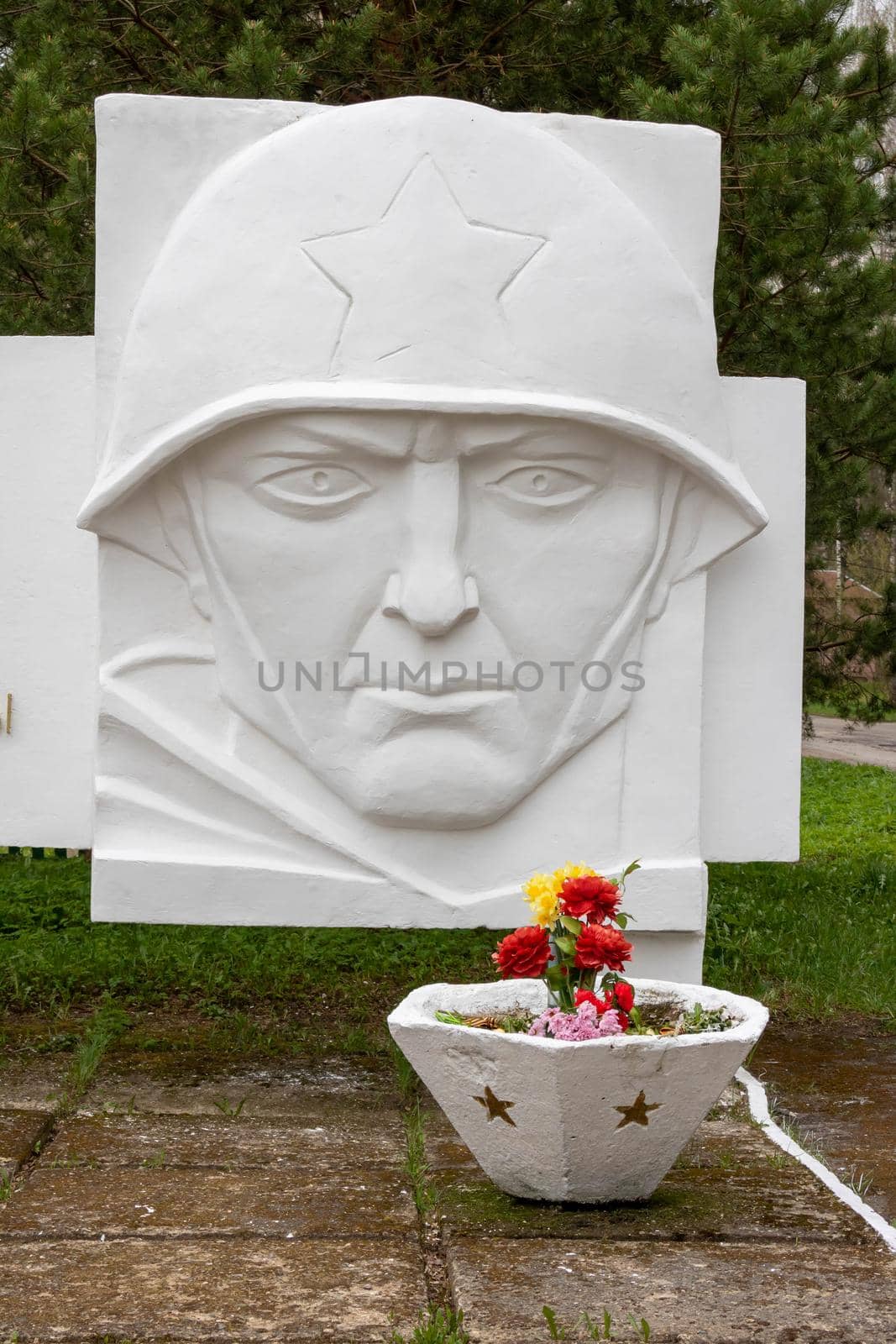 Sculpture of the head of a Soviet soldier.In the provincial Russian city of Rybinsk.