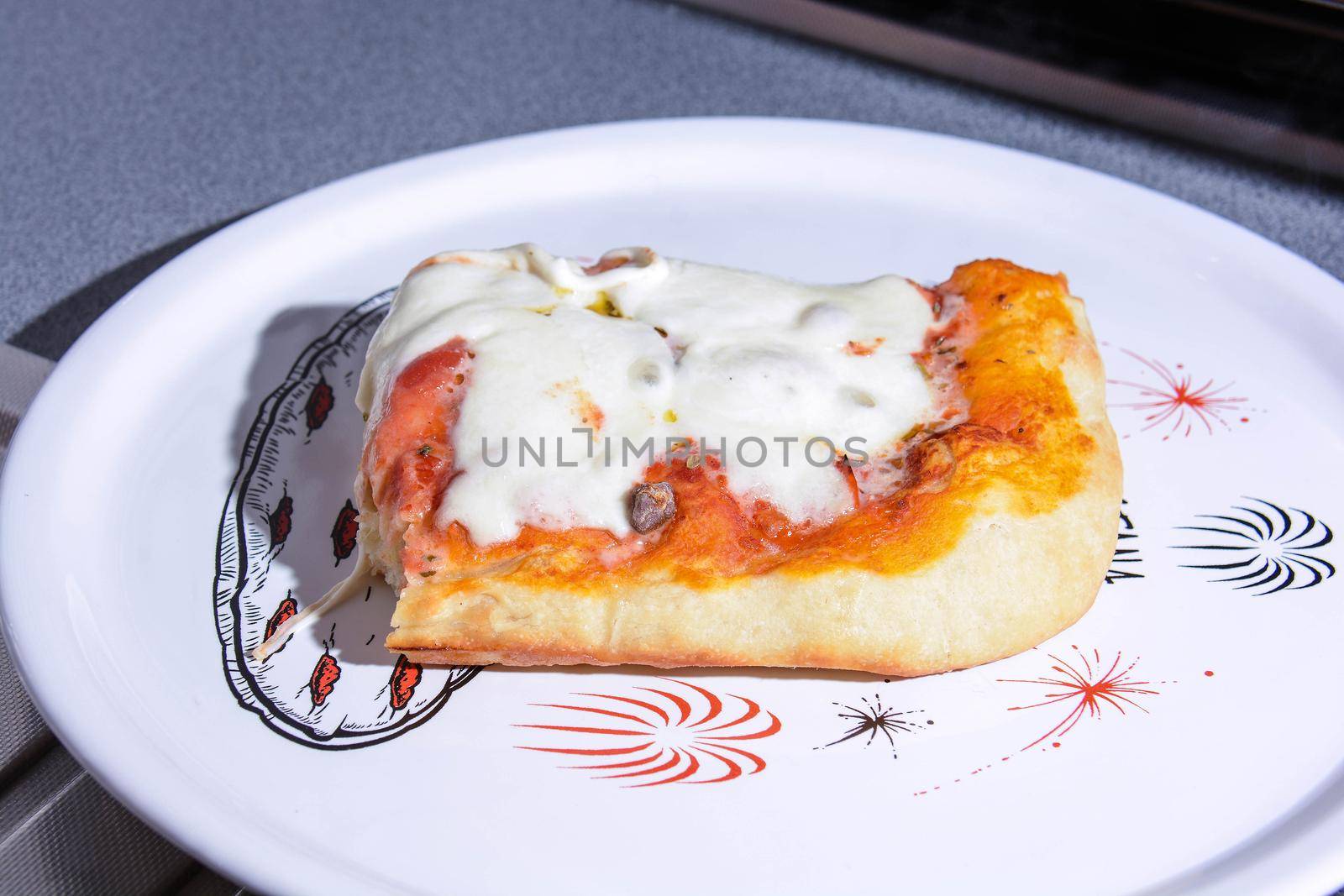 Pizza margherita by iacobino