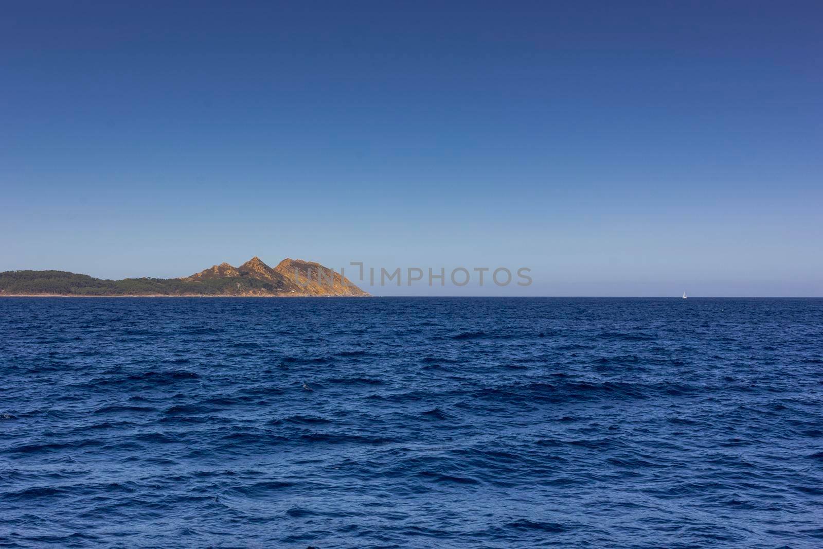 Boat trip through the Atlantic Ocean by loopneo