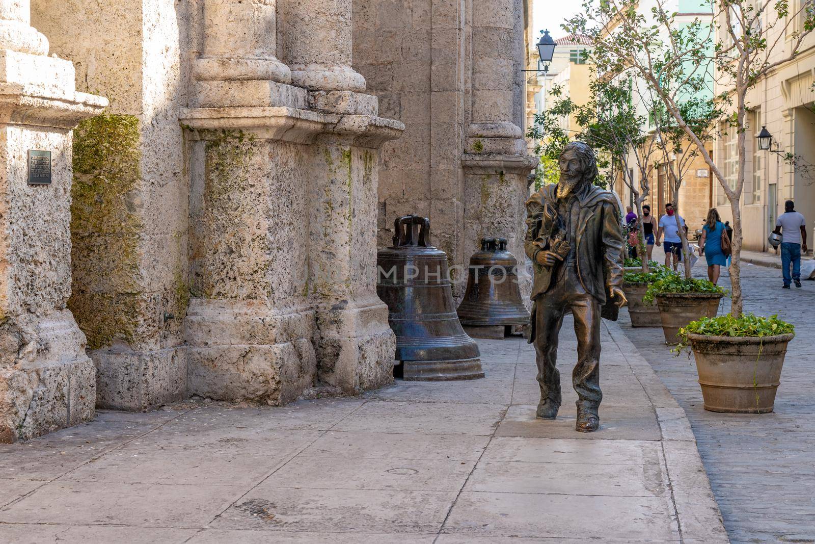Havana Cuba. November 25, 2020: Bronze statue of the Knight of Paris, in Old Havana in front of the San Francisco de Asis monastery