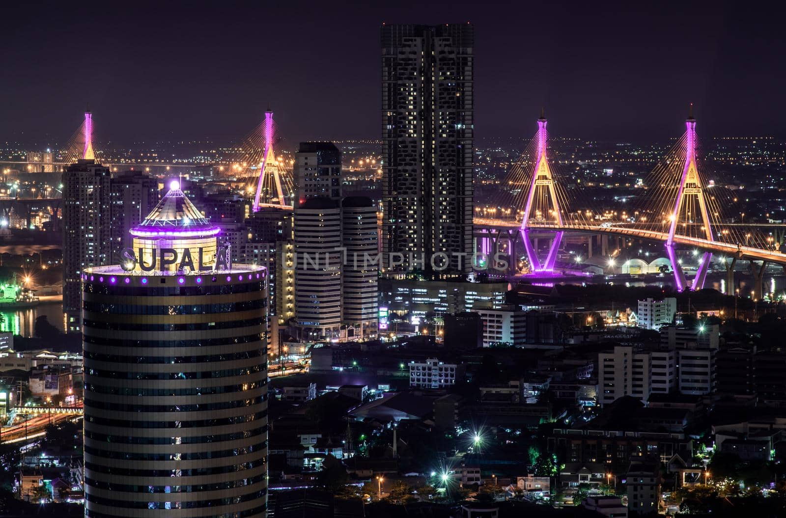 Bangkok, thailand - Nov 23, 2019 : Bangkok cityscape. Bangkok downtown at night view in the business district, Beautiful twilight give the city a modern style.