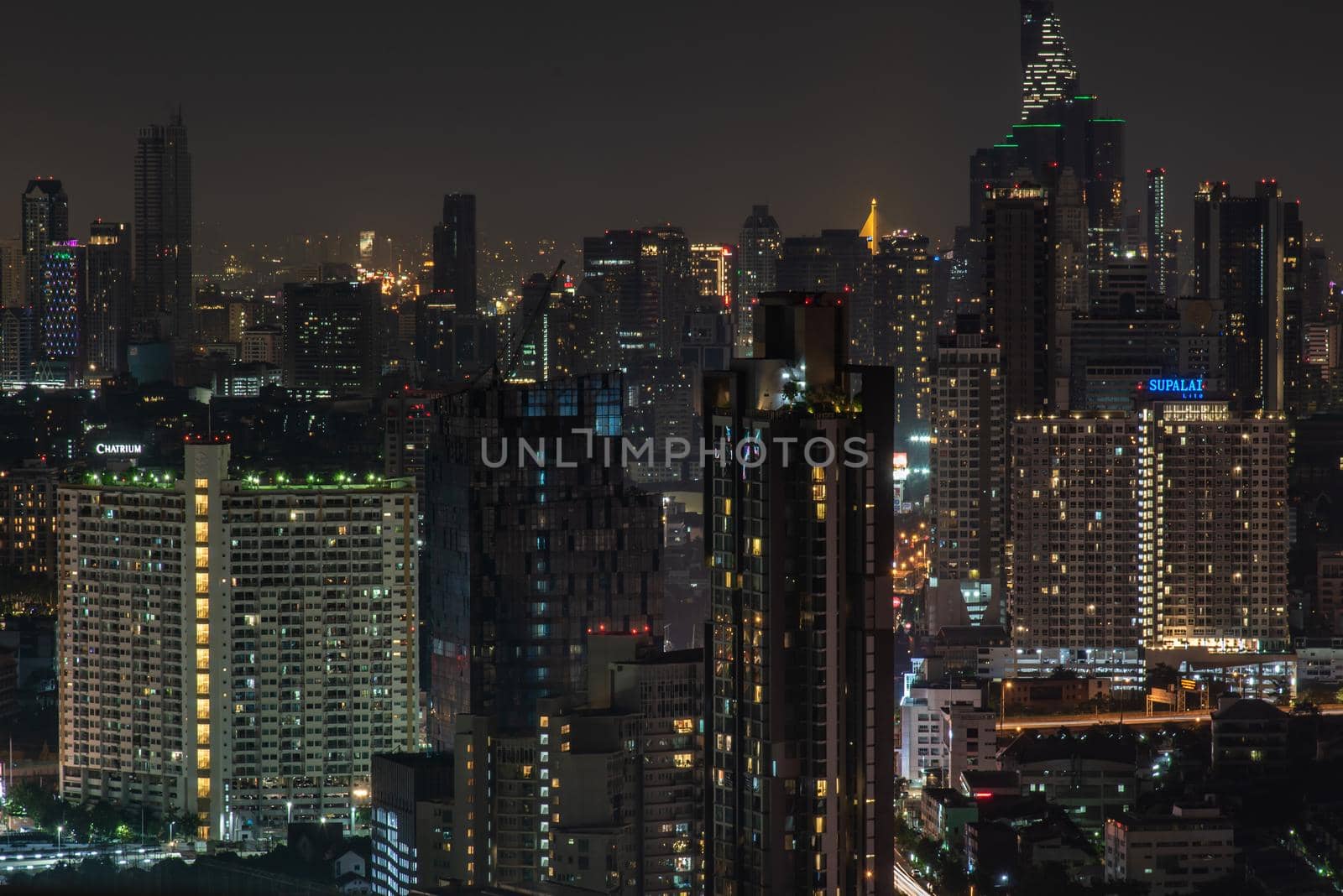 Bangkok, thailand - Nov 23, 2019 : Bangkok cityscape. Bangkok downtown at night view in the business district, Beautiful twilight give the city a modern style.