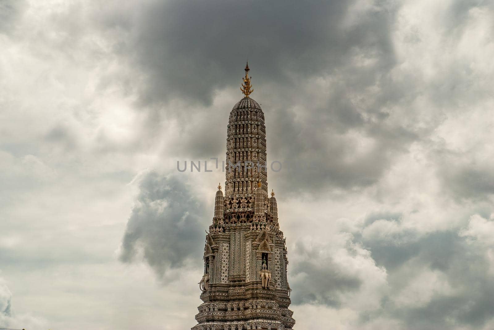 Bangkok, thailand 21 Jul, 2019 : Wat Arun Ratchawararam Ratchawaramahawihan, the temple of Dawn bangkok is a temple on the Thonburi west bank of the Chao Phraya River Wat Arun is among the best known of Thailand's landmark, Close-up