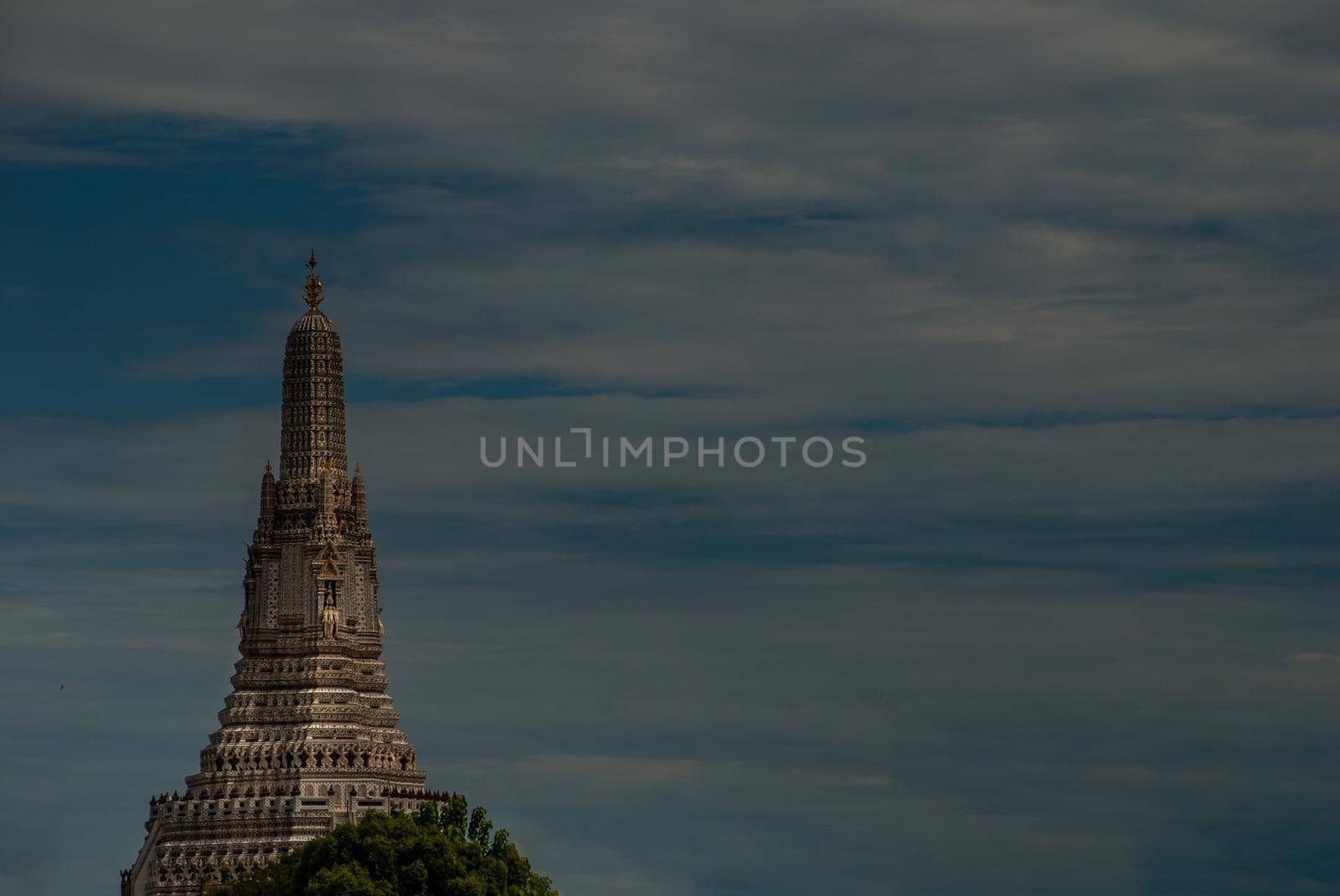 Bangkok, thailand 21 Jul, 2019 : Wat Arun Ratchawararam Ratchawaramahawihan, the temple of Dawn bangkok is a temple on the Thonburi west bank of the Chao Phraya River Wat Arun is among the best known of Thailand's landmark, Close-up