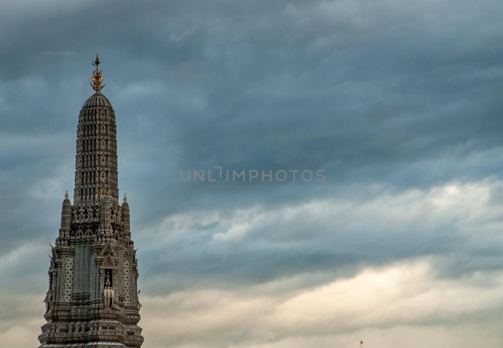 Bangkok, thailand 21 Jul, 2019 : Wat Arun Ratchawararam Ratchawaramahawihan, the temple of Dawn bangkok is a temple on the Thonburi west bank of the Chao Phraya River Wat Arun is among the best known of Thailand's landmark, Close-up
