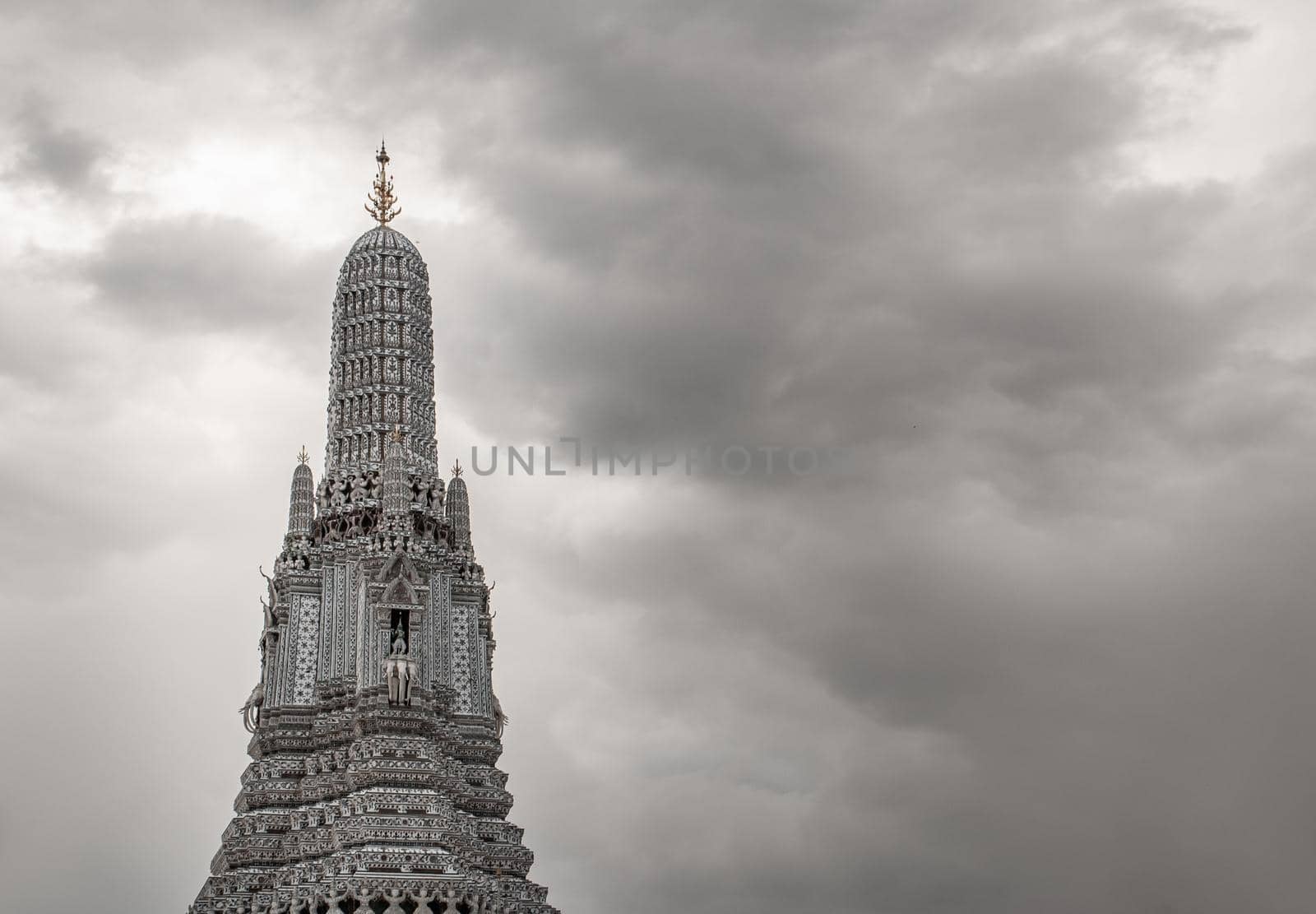 Bangkok, thailand 21 Jul, 2019 : Wat Arun Ratchawararam Ratchawaramahawihan, the temple of Dawn bangkok is a temple on the Thonburi west bank of the Chao Phraya River Wat Arun is among the best known of Thailand's landmark, Close-up