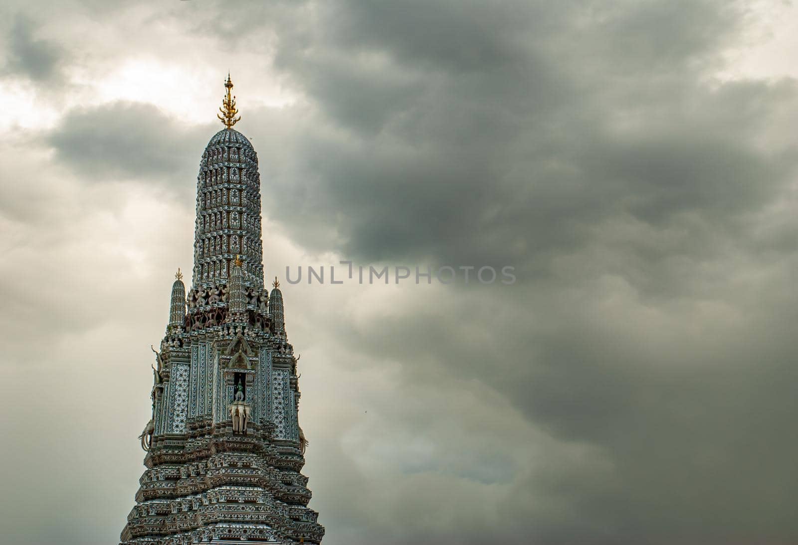 Bangkok, thailand 21 Jul, 2019 : Wat Arun Ratchawararam Ratchawaramahawihan, the temple of Dawn bangkok is a temple on the Thonburi west bank of the Chao Phraya River Wat Arun is among the best known of Thailand's landmark, Close-up