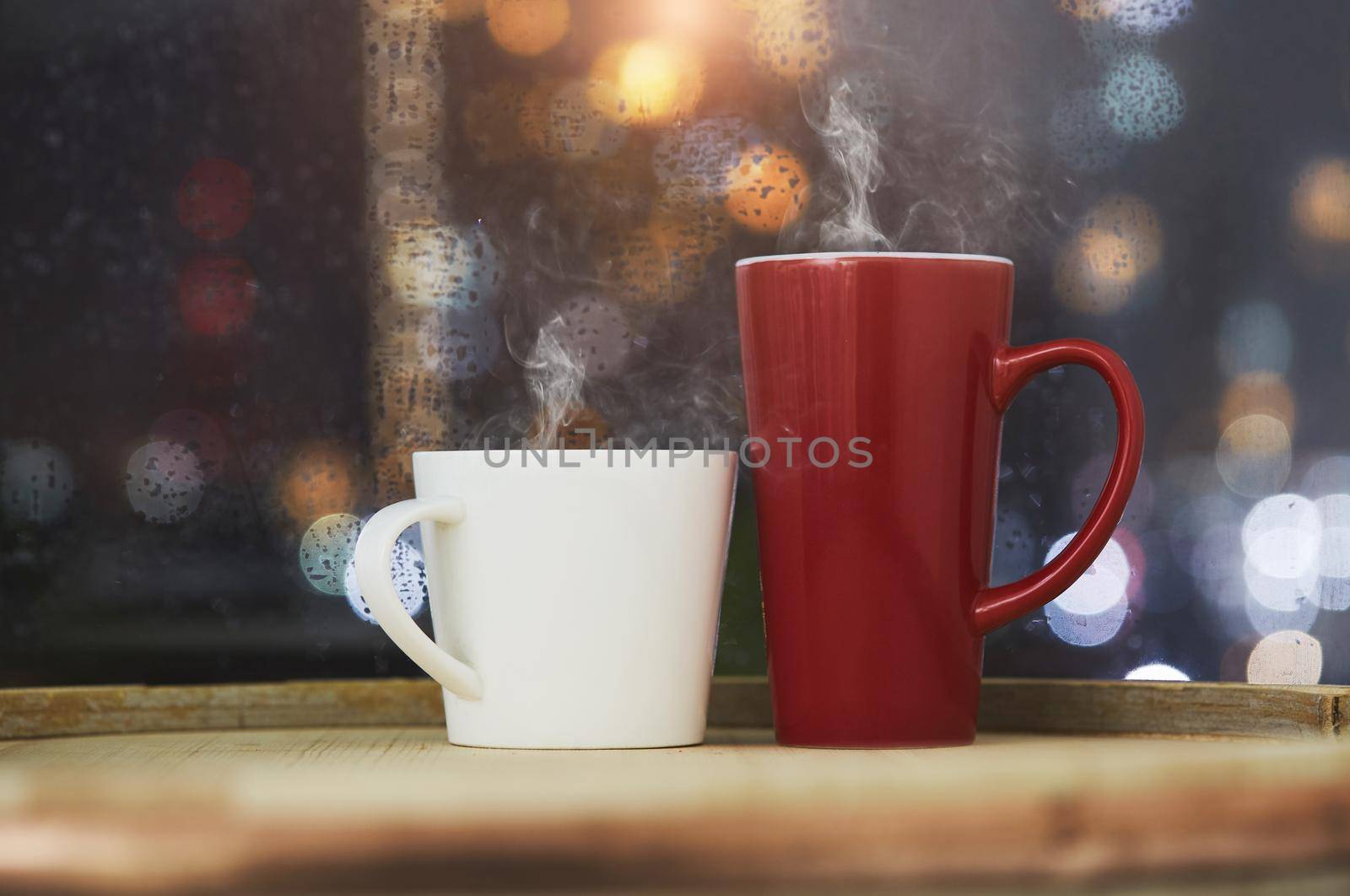 Have a relaxing coffee in the house with the rain by the window. 