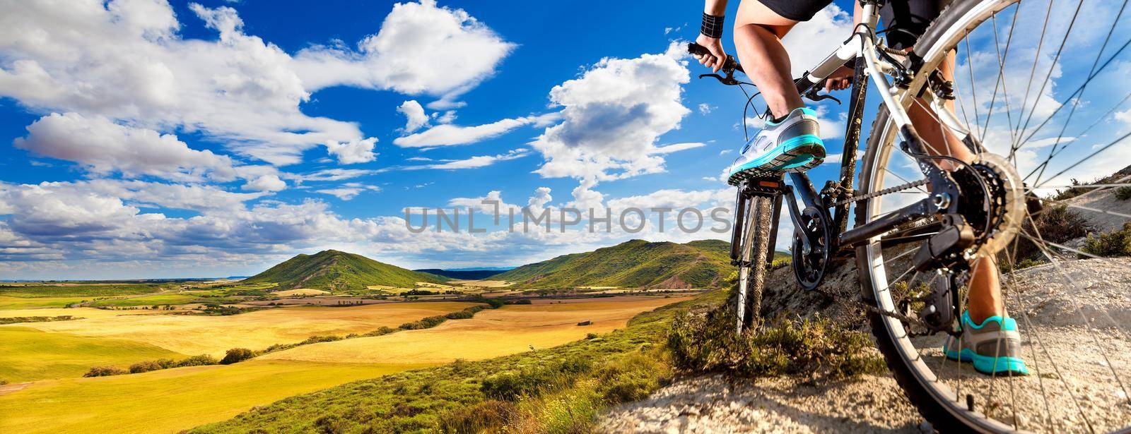 Mountain bike.Sport and healthy life by carloscastilla