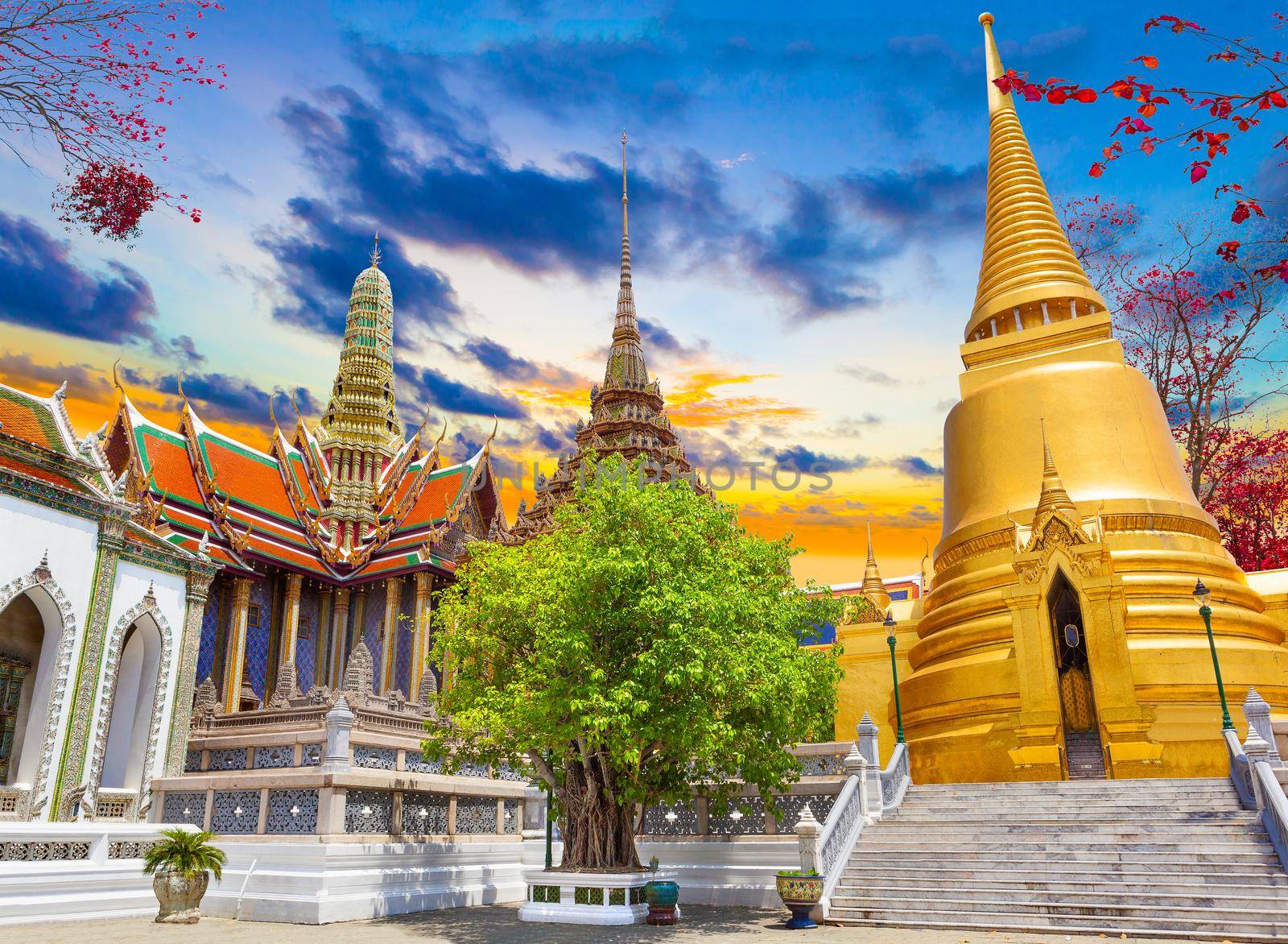 Grand palace and Wat phra keaw at Bangkok city