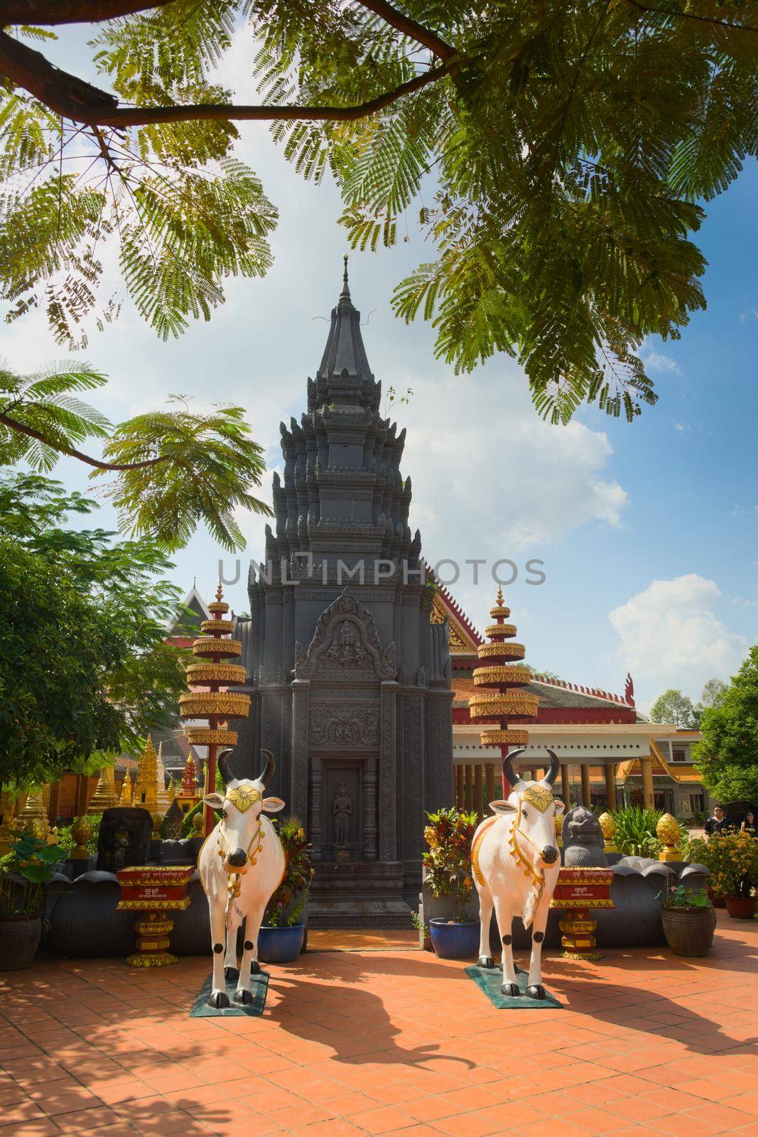 2019-11-16 / Siem Reap, Cambodia - Black stupa in Wat Preah Prom Rath, a buddhist temple complex built in the 13th century. by hernan_hyper