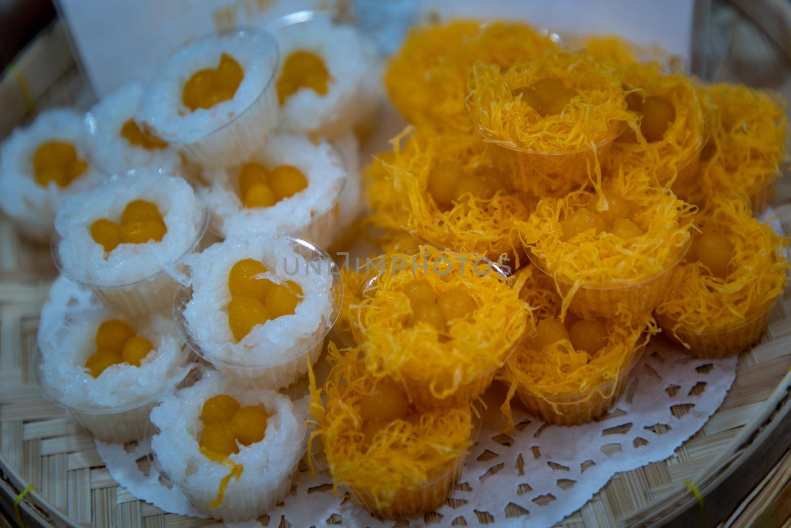 Traditional Thai desserts sweet and delicious : Thai desserts and desserts make the holiday special (Khnom Wan Thai).