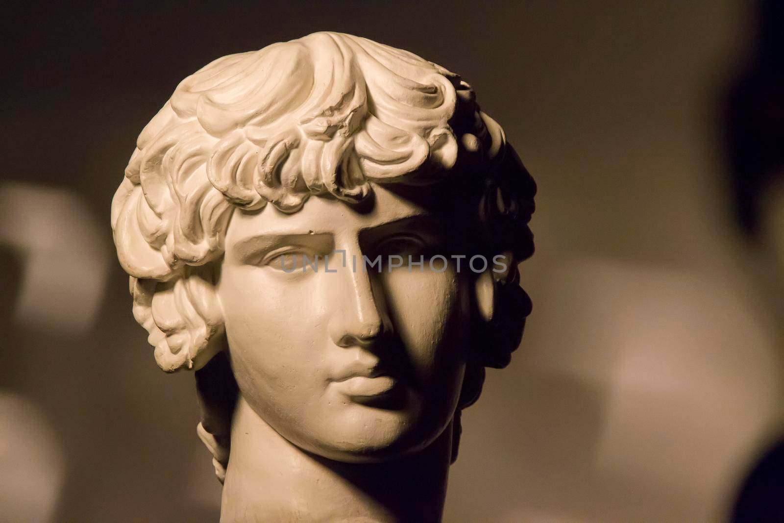 Apollo head with light shadow Rembrandt pattern