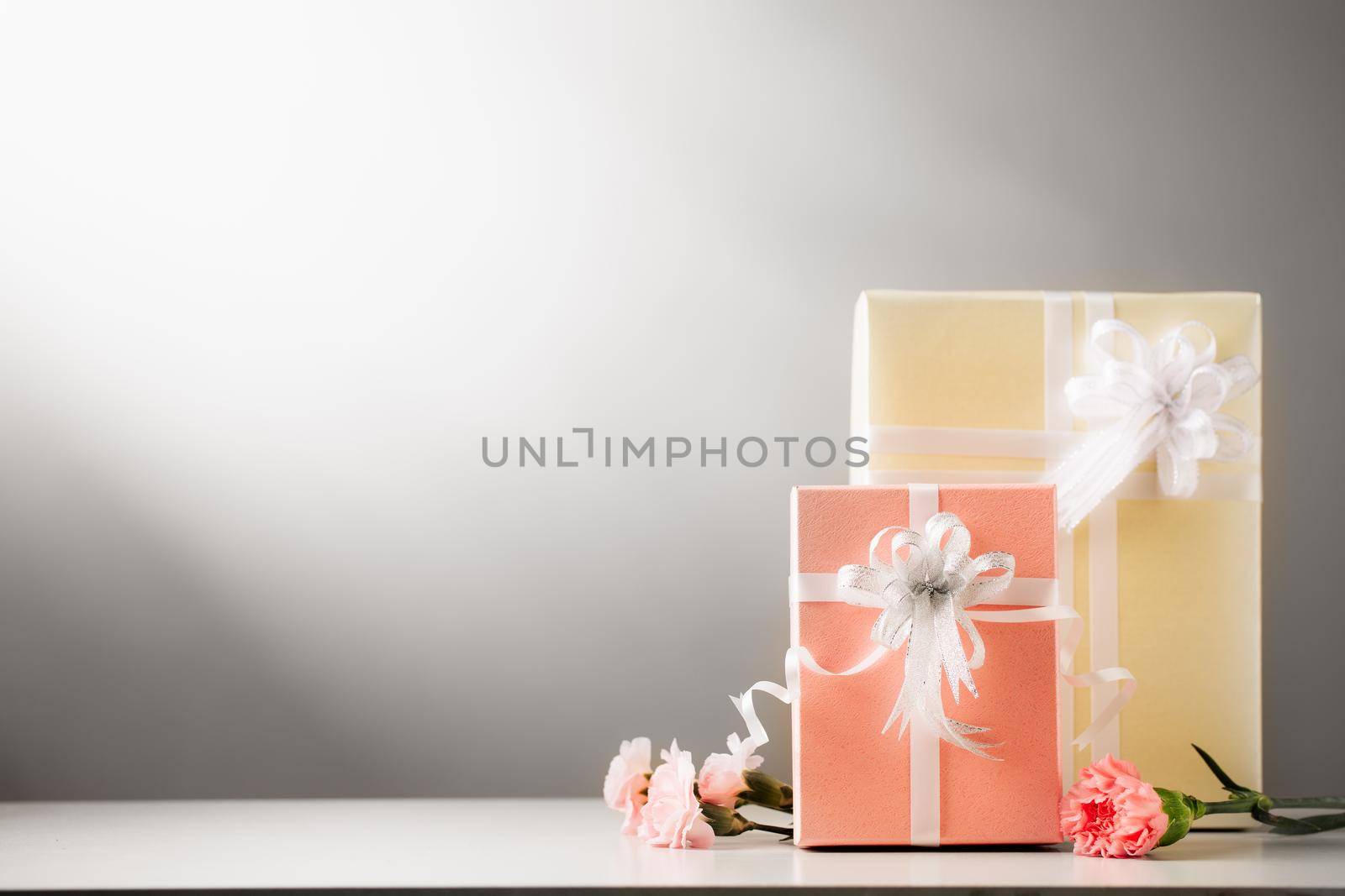 Gift box with soft light by Wasant