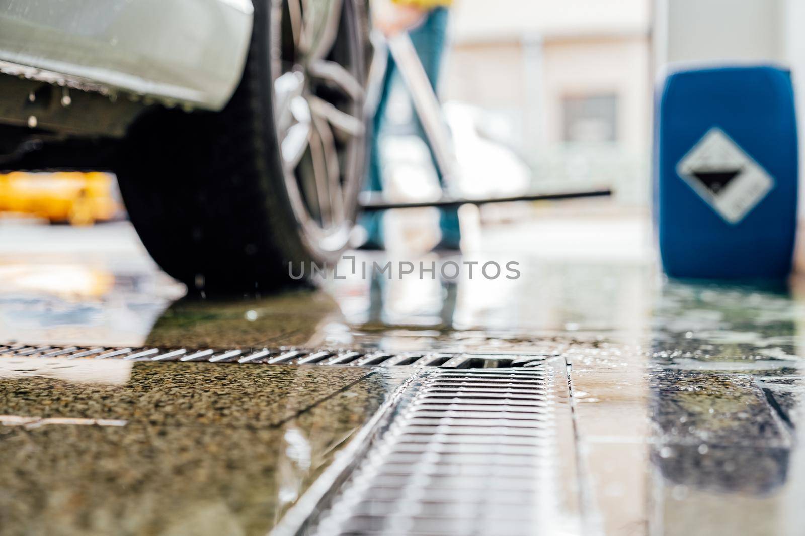 cleaning the floor after washing the car in the dishwasher.