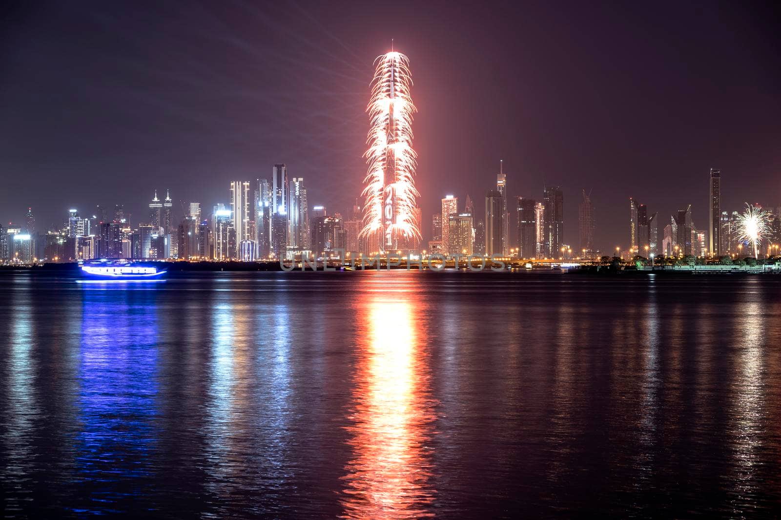 Jan 1st,2021, Dubai,uae. VIEW OF THE SPECTACULAR FIREWORKS AT THE BURJ KHALIFA DURING THE NEW YEAR 2021 CELEBRATION CAPTURED FROM THE CREEK HARBOR , DUBAI , UAE.