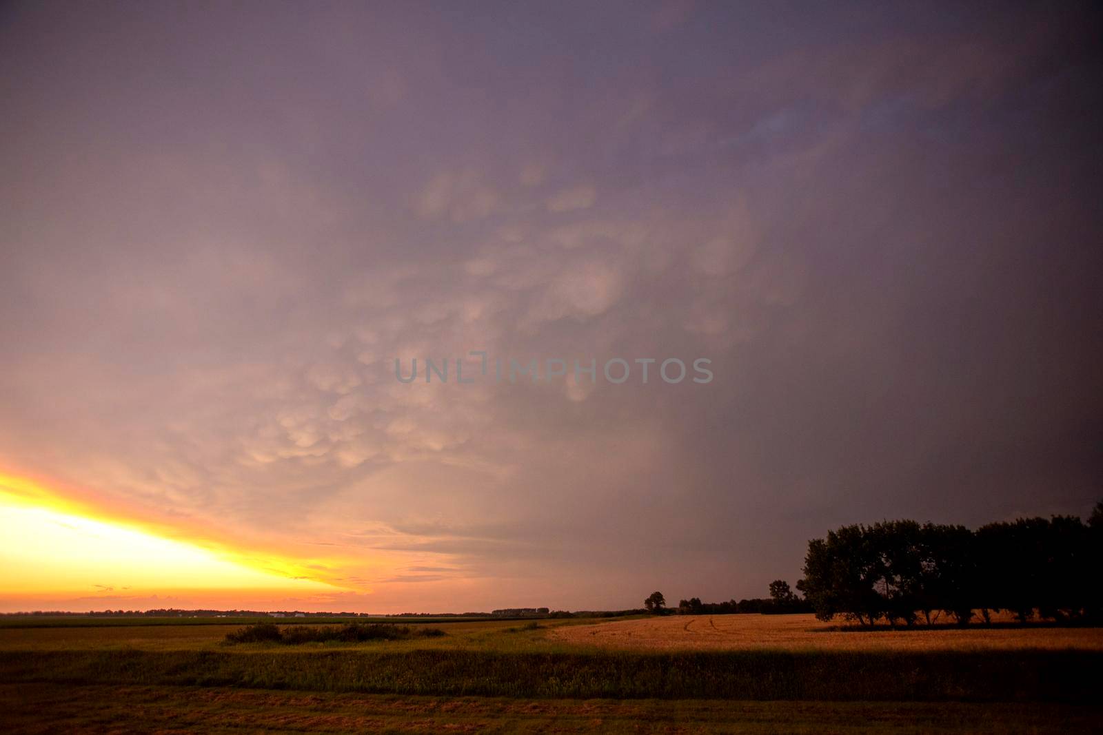 Ominous Storm Clouds Prairie Summer Rural Susnet