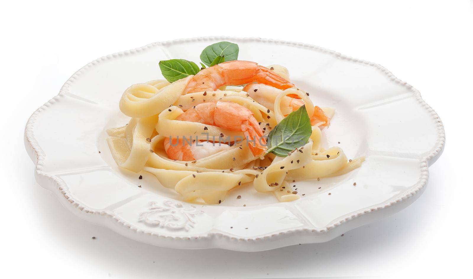 Boiled shrimps  with pasta by Angorius