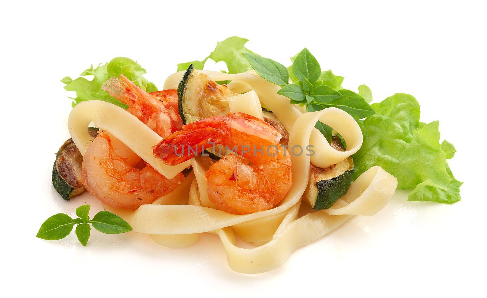 Fried shrimps with cabbage and pasta by Angorius