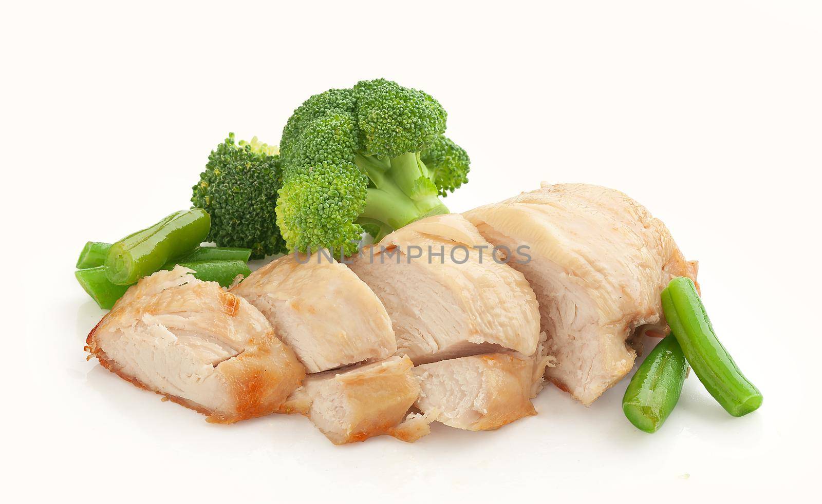 Baked chicken breast with broccoli and green bean