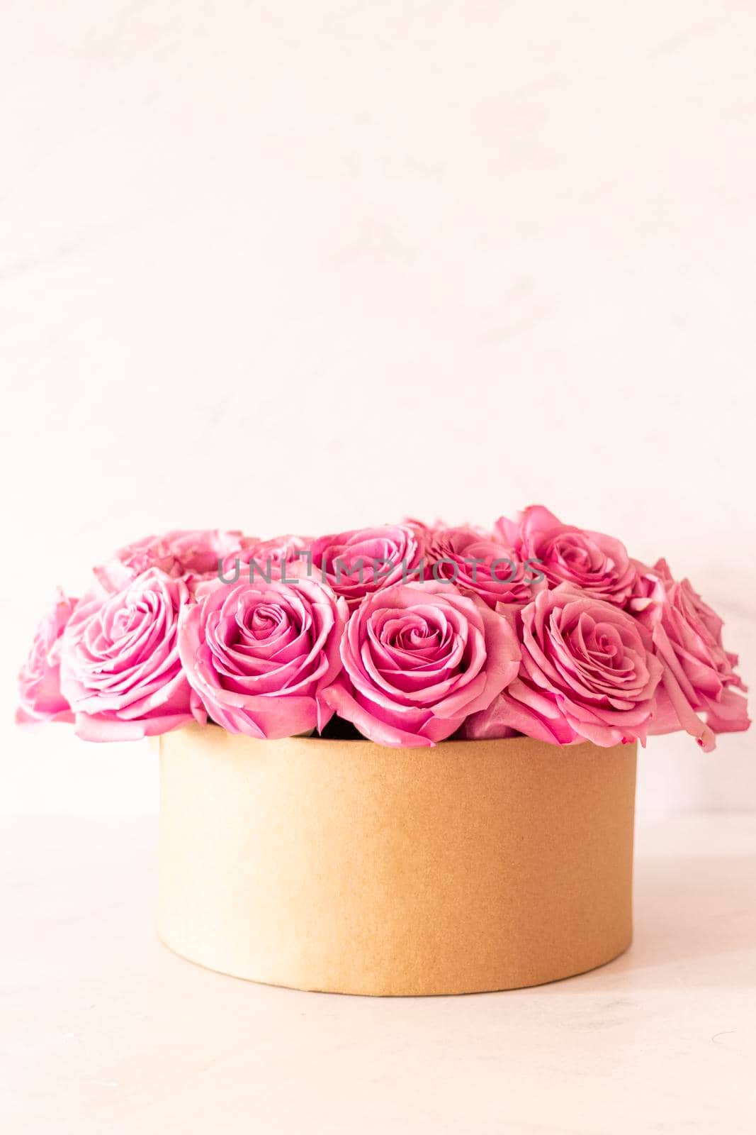 Floral arrangement composed of pink roses for spring