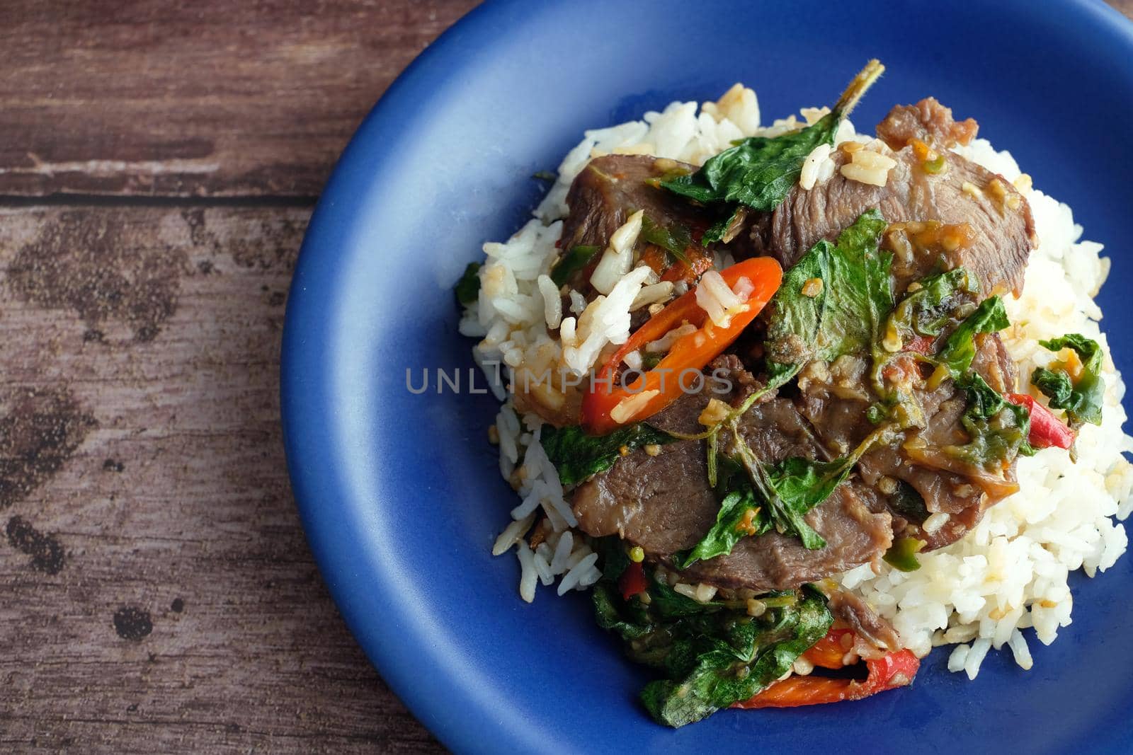 top view of spicy basil fried rice with beef by baworn47