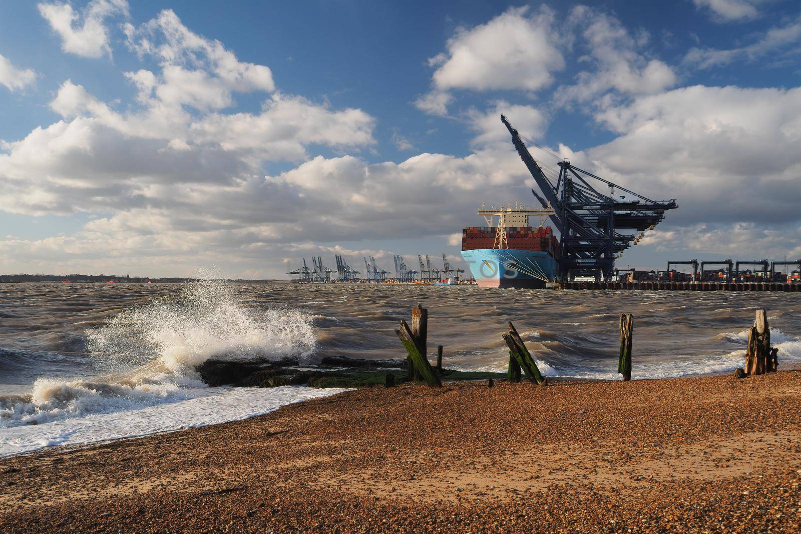 Port of Felixstowe, Suffolk, loading containers Marseille Maersk with old jetty by PhilHarland