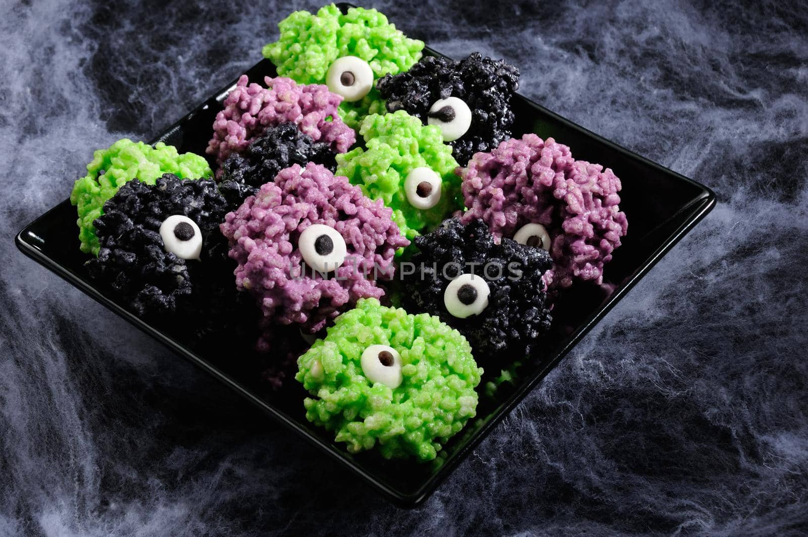 Monsters eye balls. Rice krispies bites by Apolonia