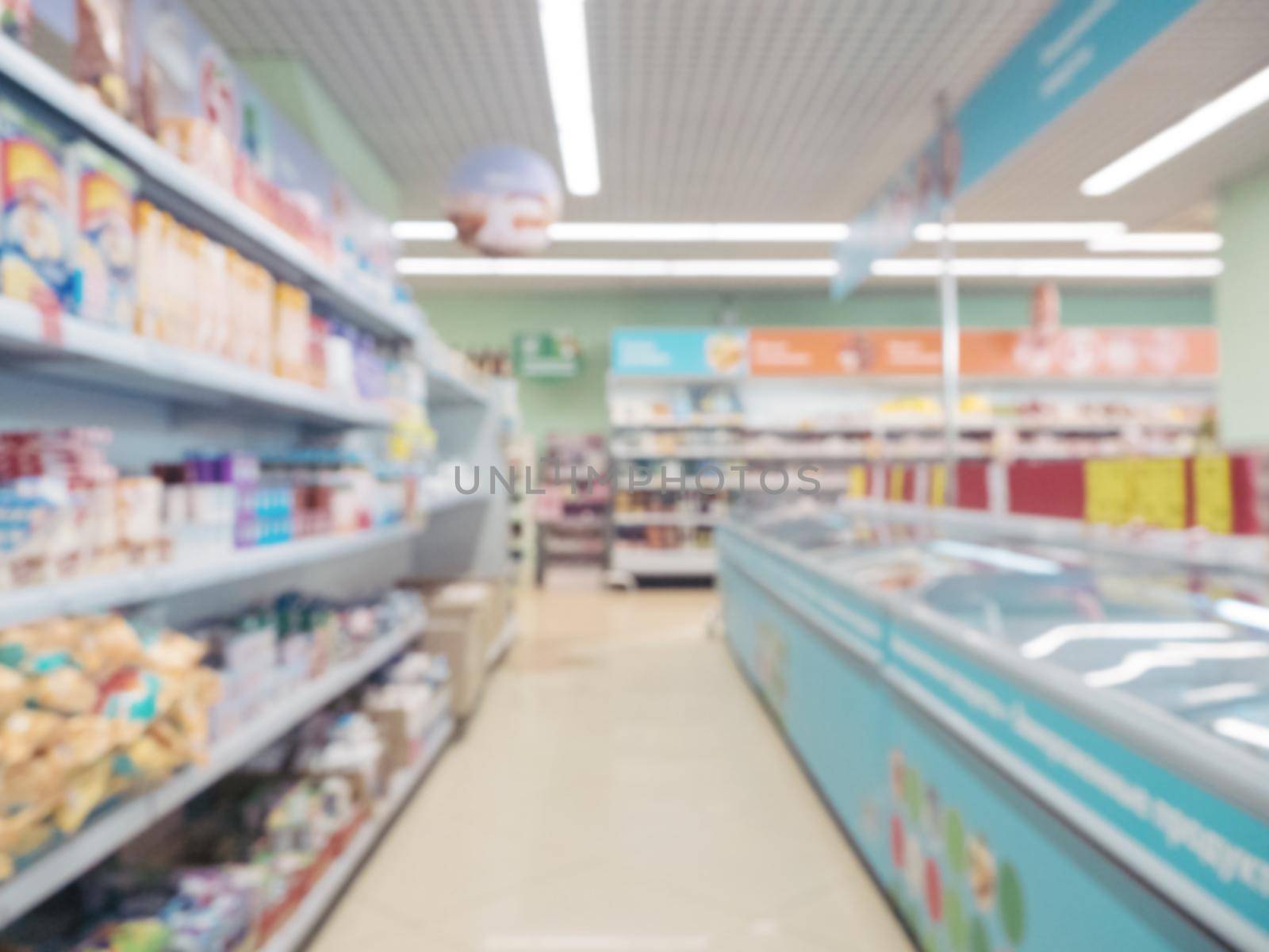 blurred supermarket aisle by fascinadora