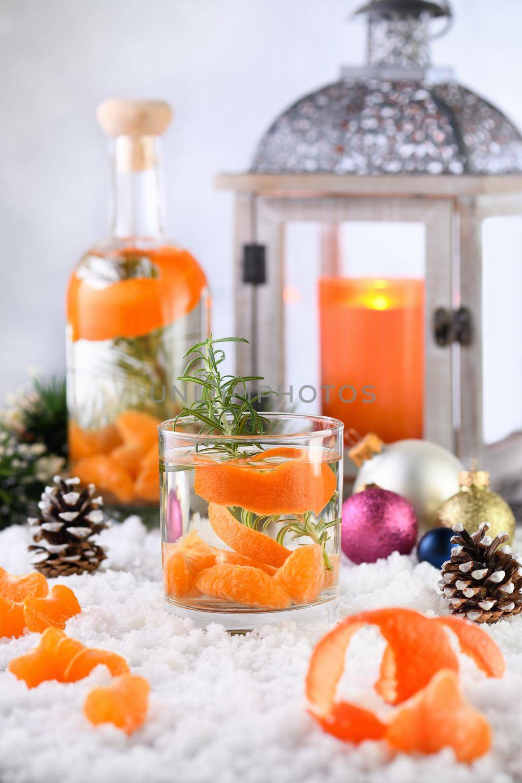 Clementine, ginger and gin with rosemary by Apolonia