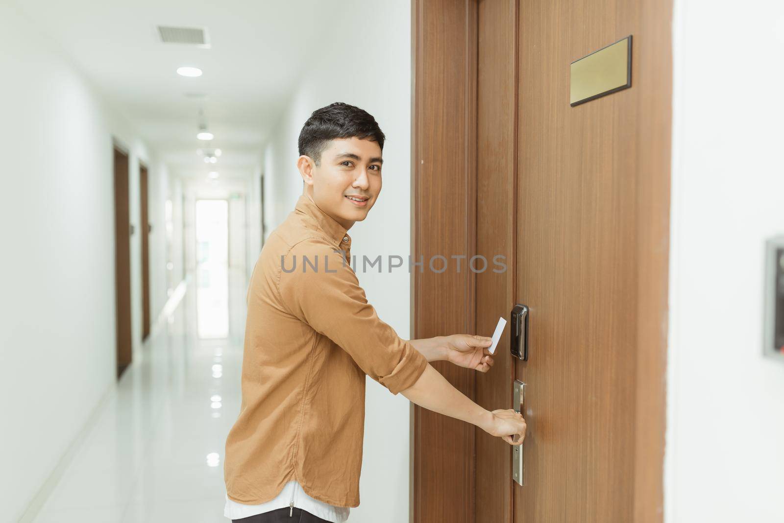 using electronic card key for access