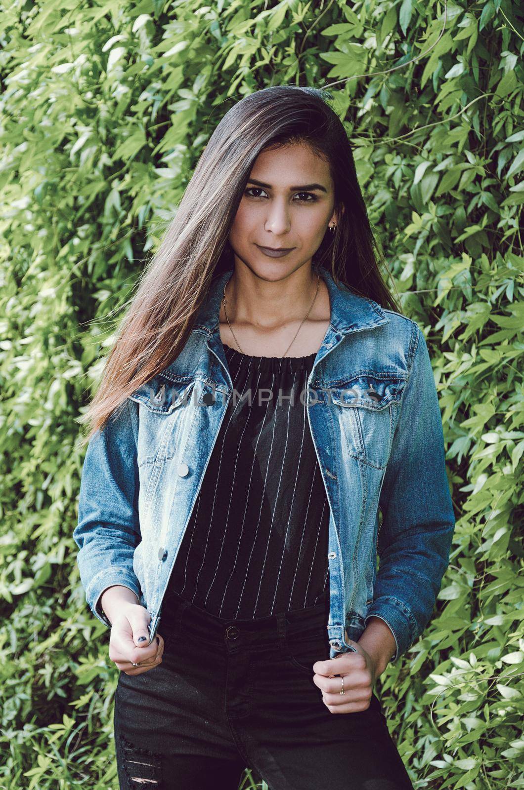 woman autumn portrait. fashion girl outdoor. Autumn woman having fun at the park and smiling. young woman portrait in autumn color