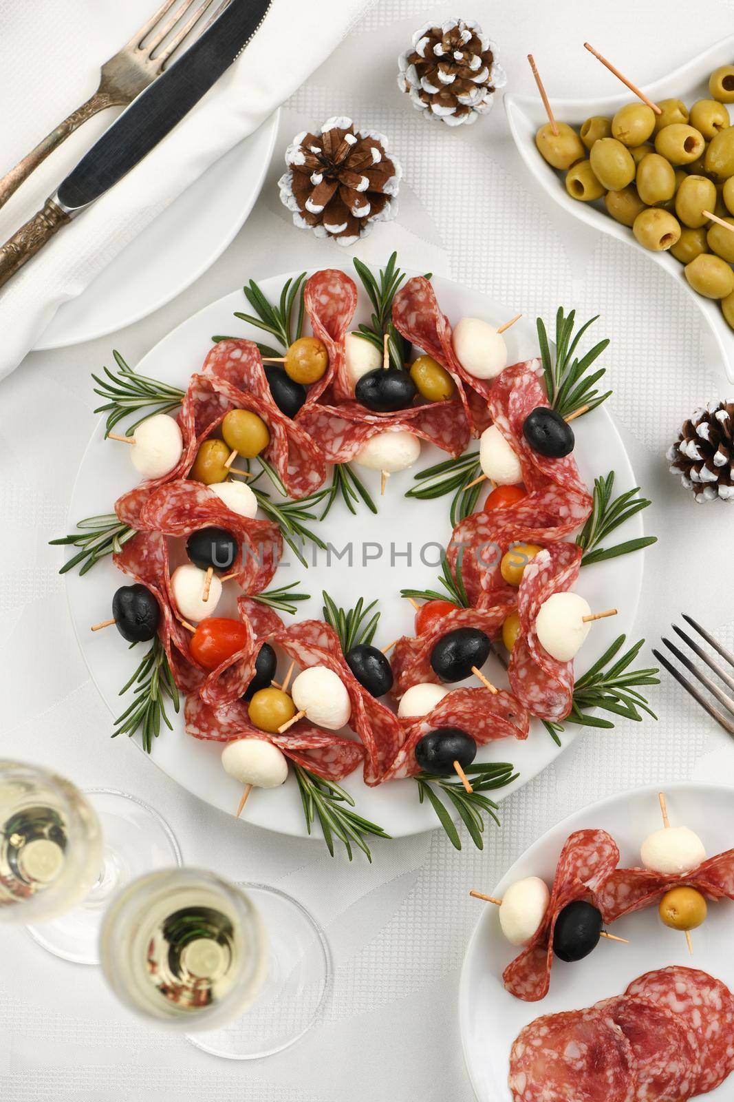 Christmas wreath - antipasto.  by Apolonia