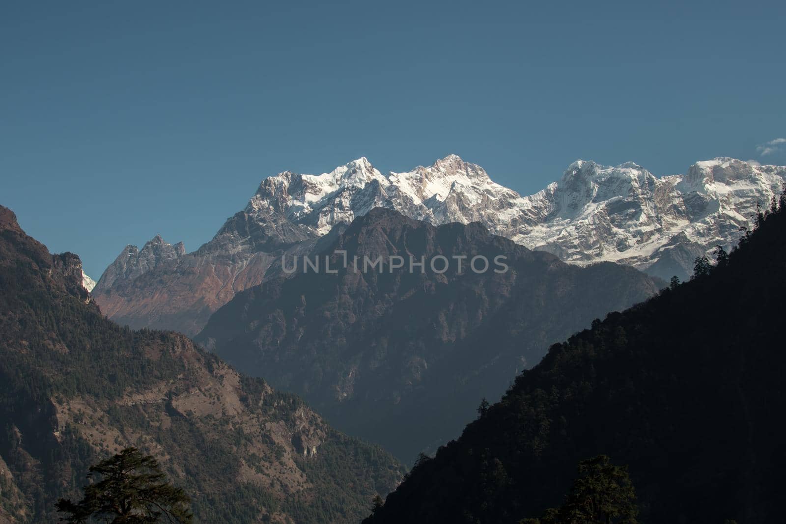 Nepalese mountain ranges along Annapurna circuit by arvidnorberg