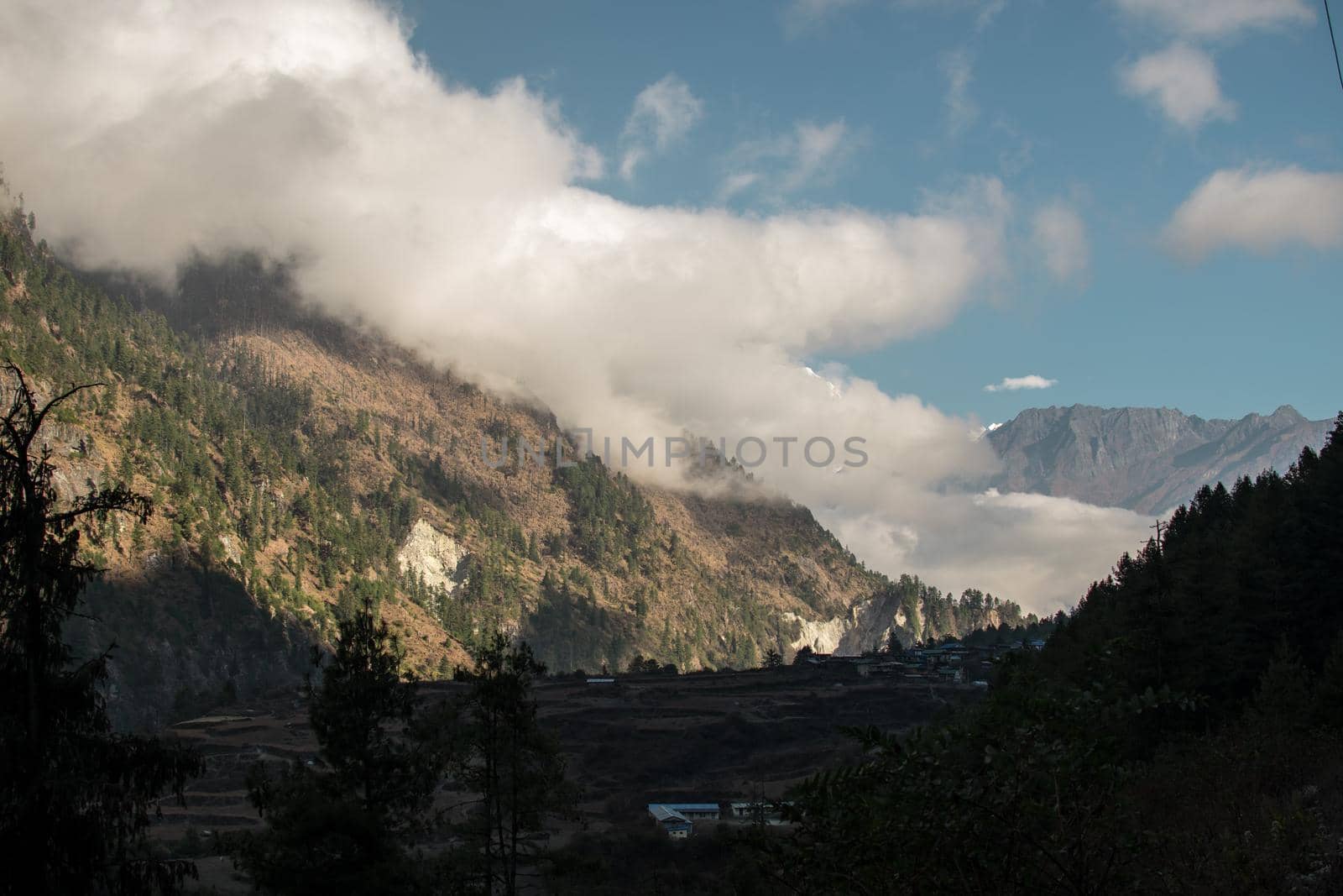 Nepalese mountain ranges along Annapurna circuit, Himalaya, Nepal, Asia