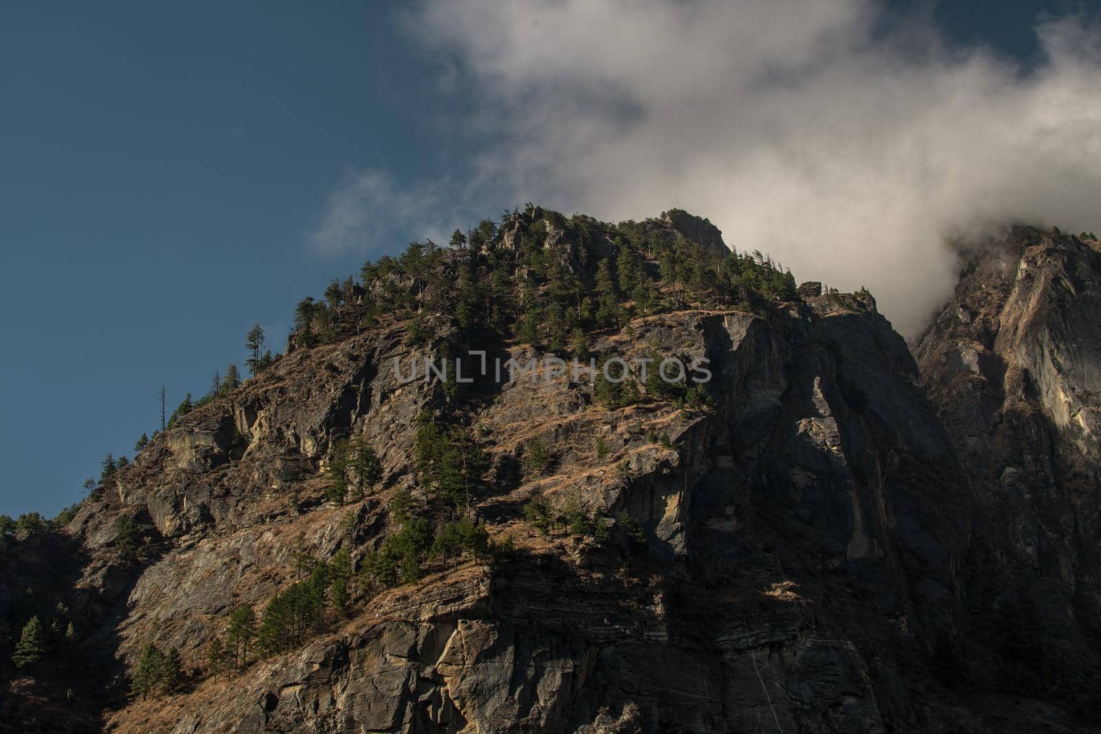 Nepalese mountain ranges along Annapurna circuit by arvidnorberg