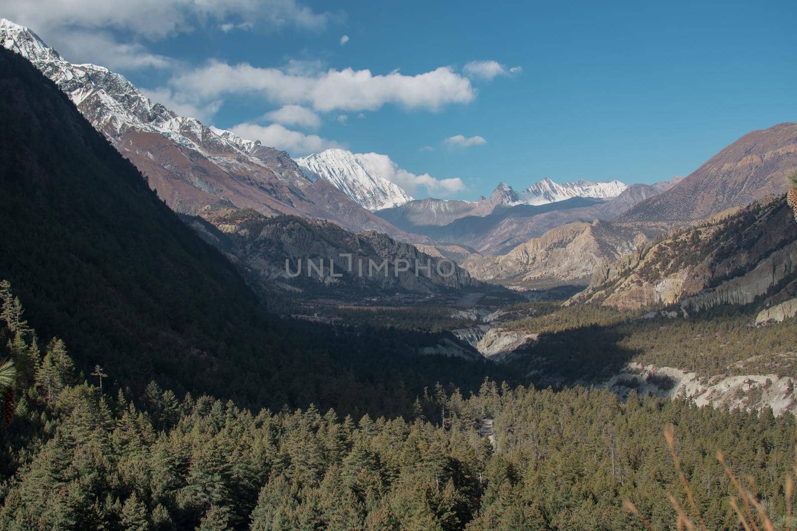 Mountains trekking Annapurna circuit, Marshyangdi river valley, Humde, Himalaya, Nepal, Asia