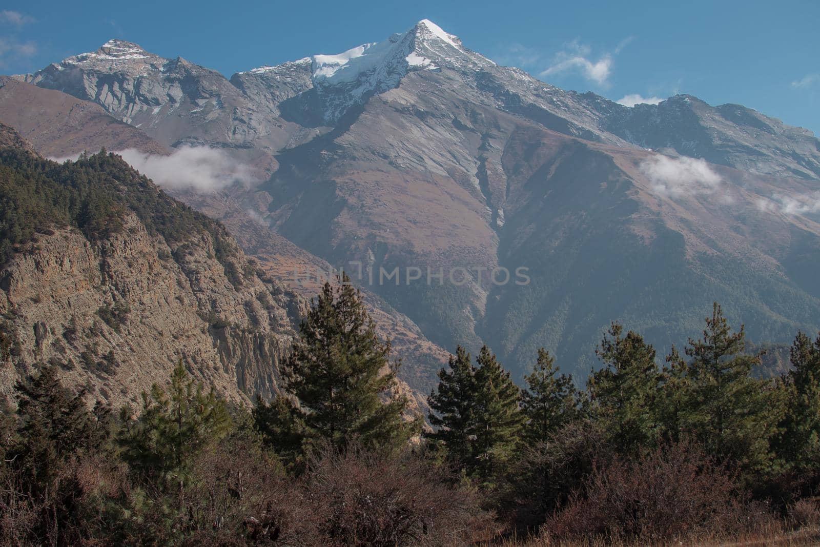 Mountains trekking Annapurna circuit, Marshyangdi river valley, Humde, Himalaya, Nepal, Asia