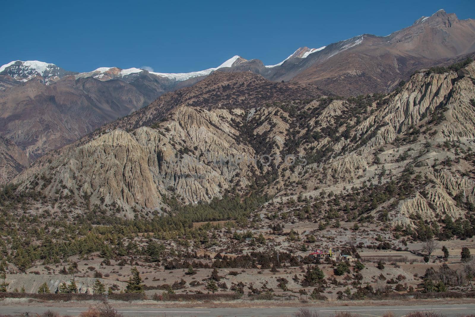 Mountains trekking Annapurna circuit, Marshyangdi river valley, Humde, Himalaya, Nepal, Asia