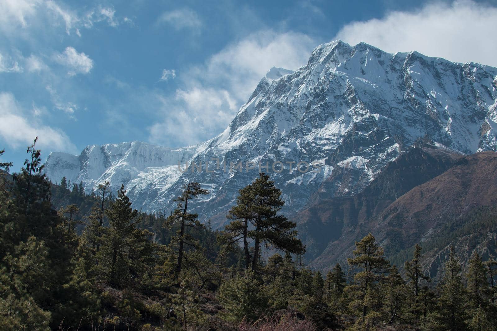 Mountains trekking Annapurna circuit, Marshyangdi river valley, Humde, Himalaya, Nepal, Asia